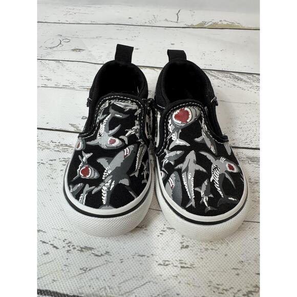 VANS Slip-On Sneakers Kids Size 5 Black Shark Print Easy On Off Casual Fun - Picture 1 of 6